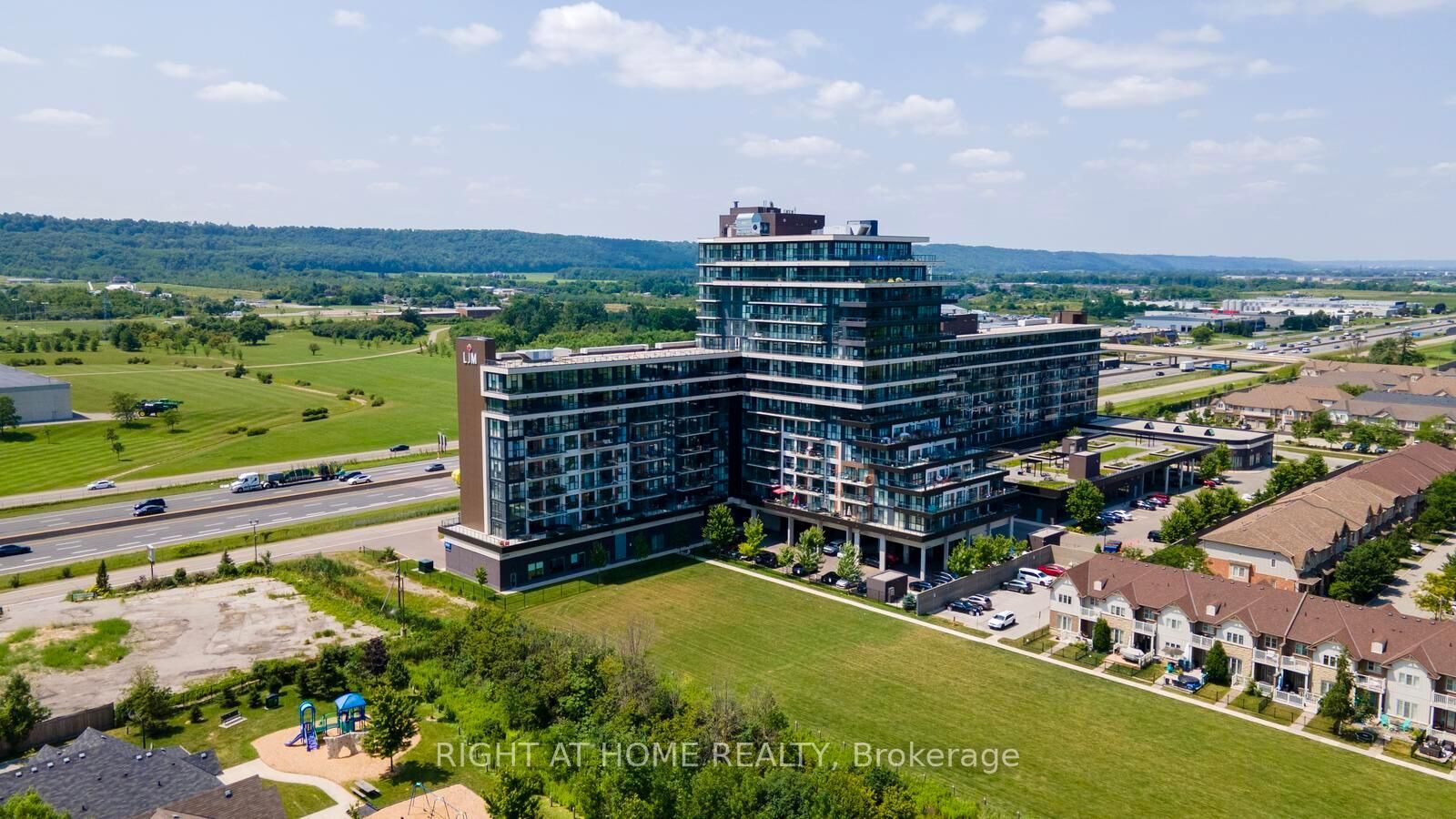 Property Photo:  550 North Service Road 319  ON L3M 4E8 