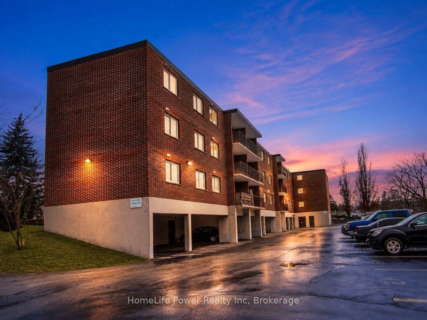 Property Photo:  4 Avalon Place 303  ON N2M 4N6 