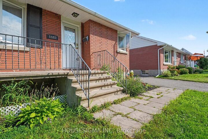 Property Photo:  1047 Richard Avenue  ON K1H 8C3 