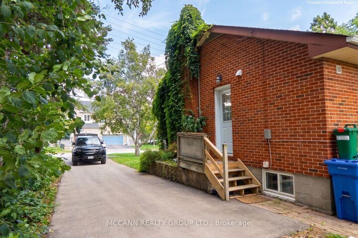 Property Photo:  562 Mulock Court A  ON L3Y 5H2 