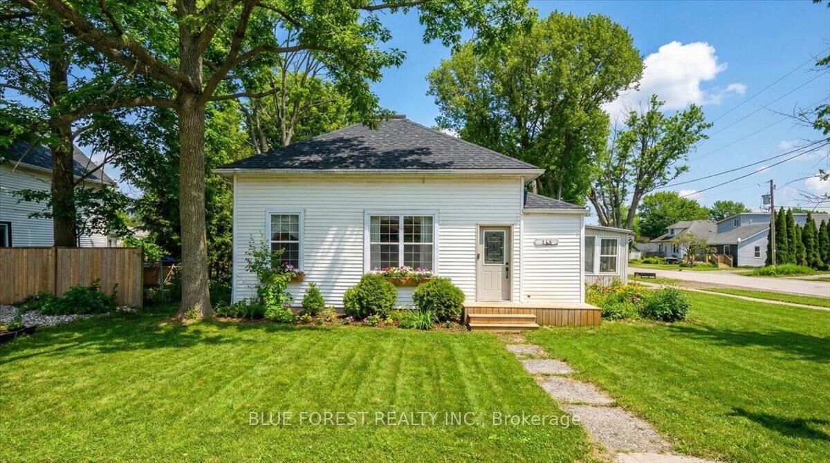 Property Photo:  148 Main Street  ON N0L 2P0 
