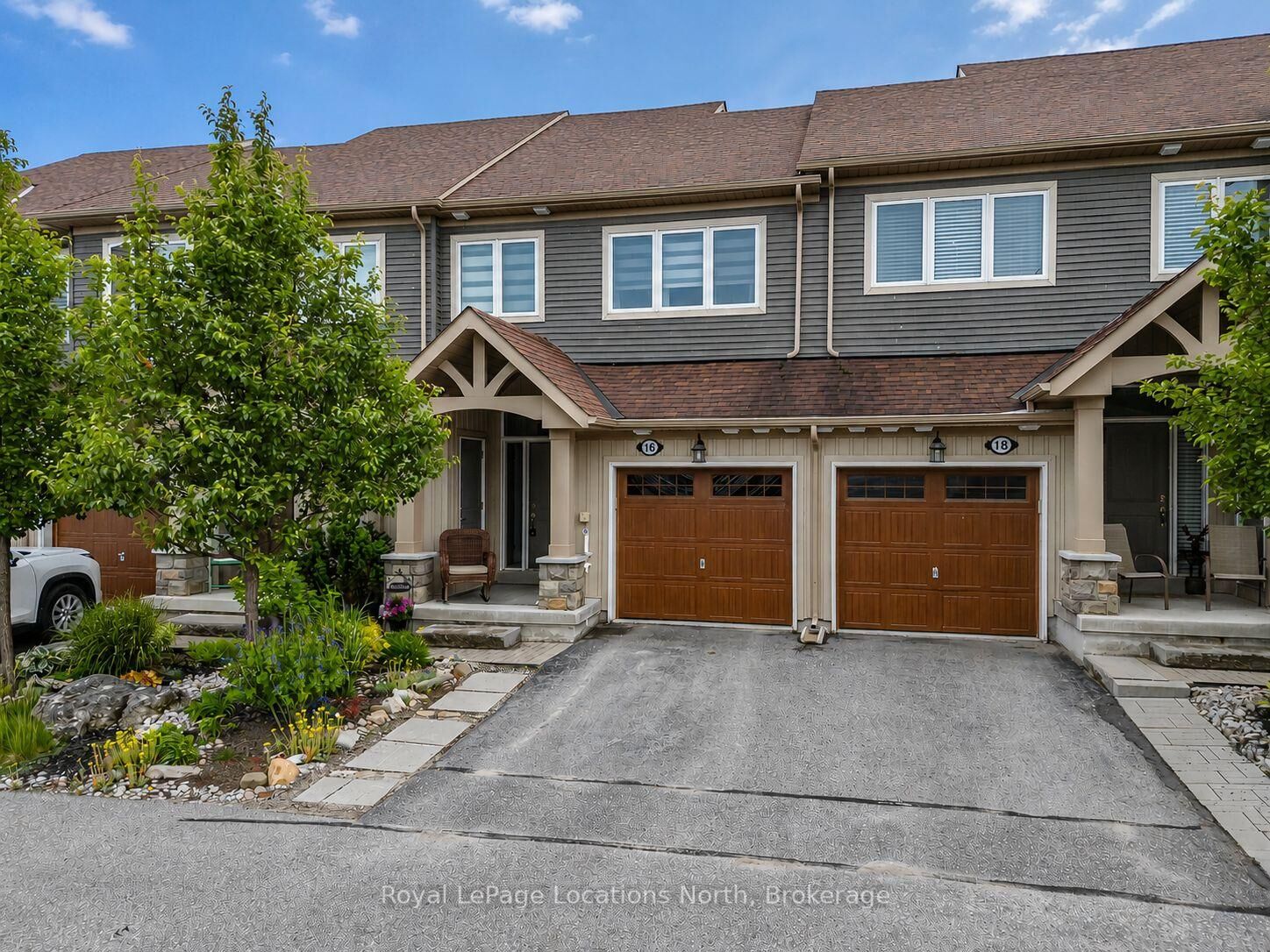 Property Photo:  16 Greaves Avenue  ON L9Y 0Z5 