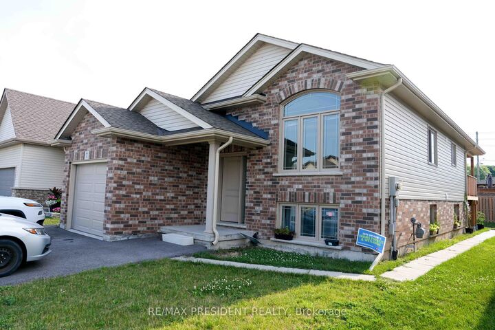 Property Photo:  7 Berkshire Drive  ON L2M 3Y3 