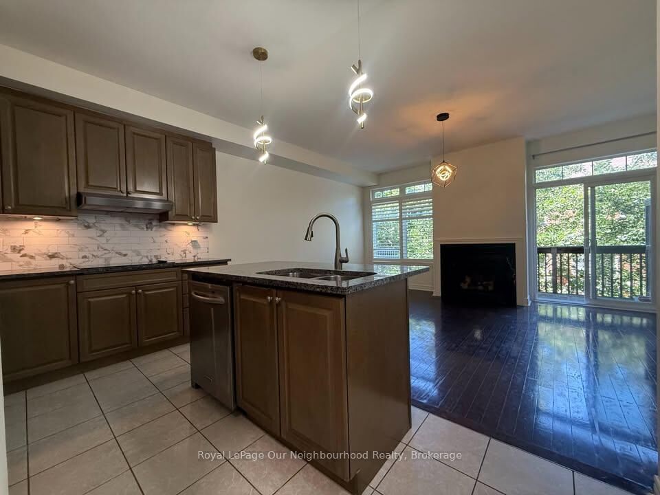 Property Photo:  5710 Long Valley Road 4  ON L5M 0M1 
