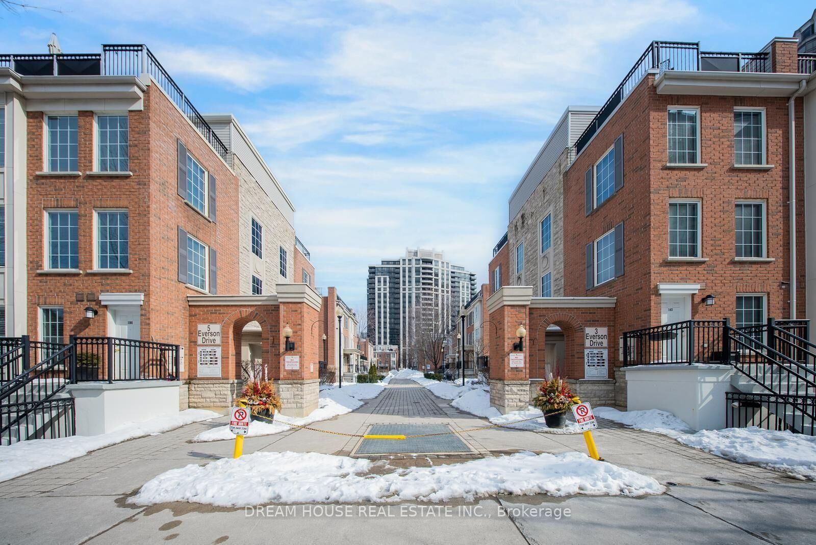 Property Photo:  5 Everson Drive 1008  ON M2N 7C3 
