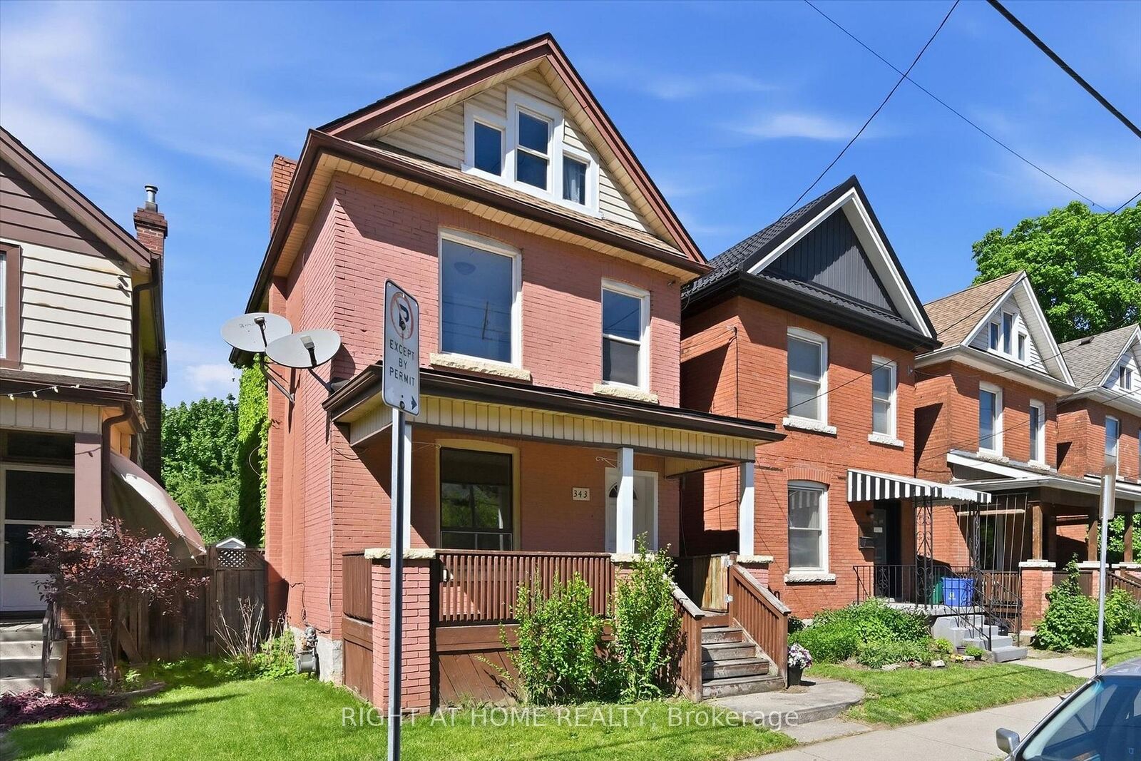 Property Photo:  343 Cumberland Avenue  ON L8M 2A4 