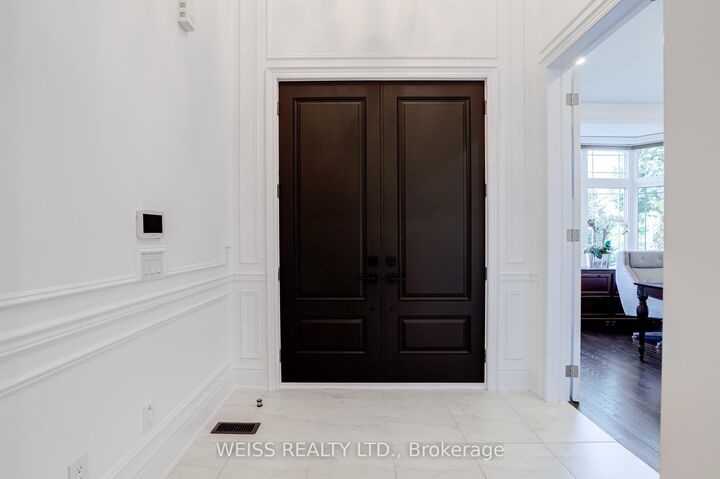 Property Photo:  43 Chesney Crescent  ON L4H 4A5 