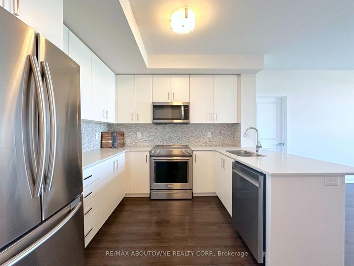 Property Photo:  2333 Taunton Road 726  ON L6H 0N5 