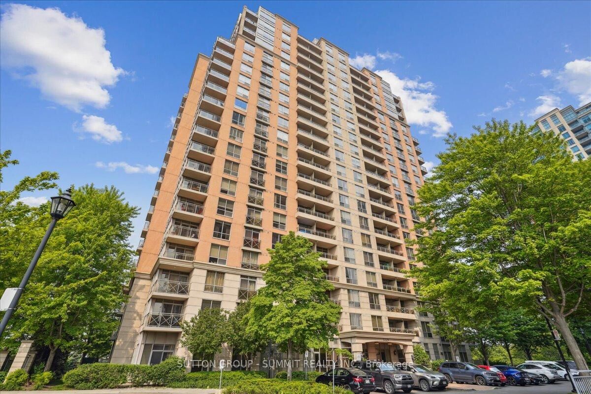 Property Photo:  5229 Dundas Street W 511  ON M9B 6L9 