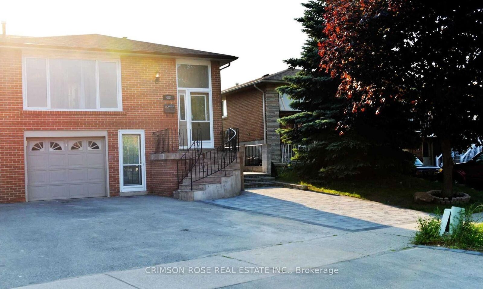 Property Photo:  481 Fergo Avenue Main Floor  ON L5B 2J2 