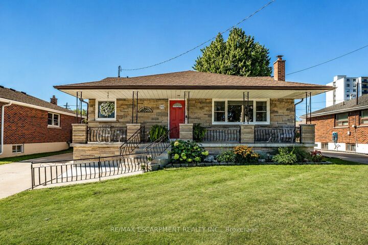 98 Duncombe Drive — photo 1
