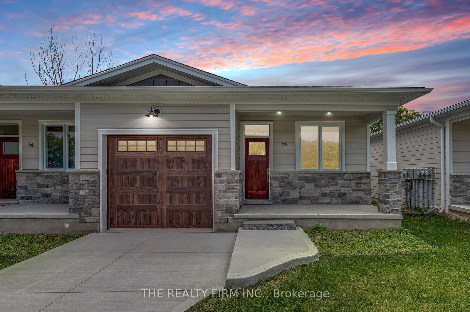 Property Photo:  85 Forest Street 18  ON N5H 1S5 