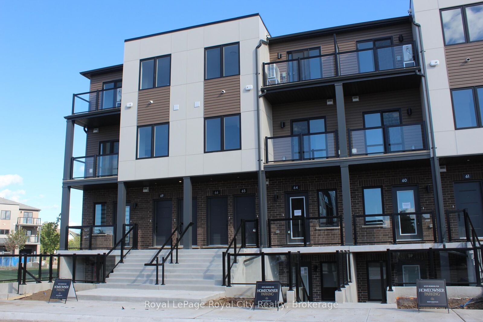 Property Photo:  42 Lowes Road W 64  ON N1G 0H6 
