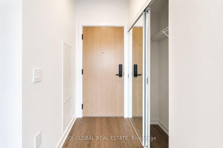 Property Photo:  5 Defries Street 2309  ON M5A 0W7 
