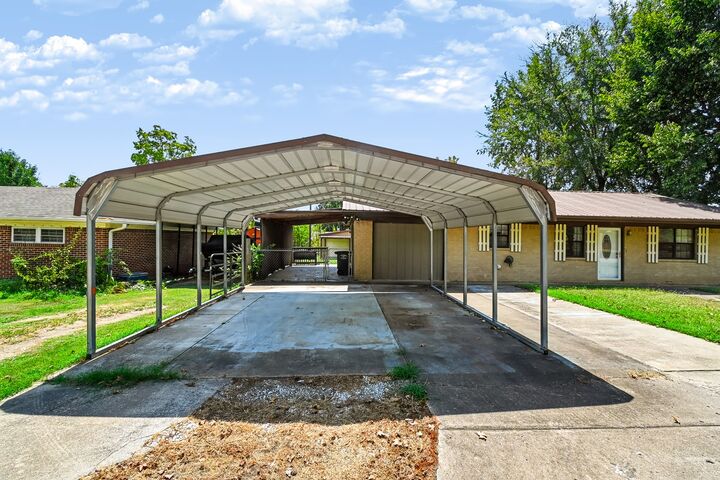 Property Photo: 510 Beverly Avenue OK 74962