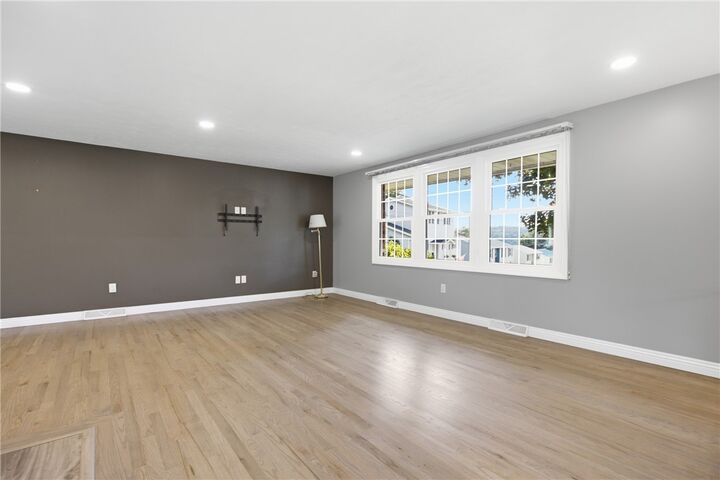 Property Photo: 216 Oak Heights Dr PA 15071