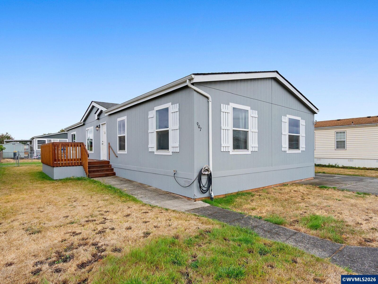 Property Photo: 907 York St 84 OR 97325