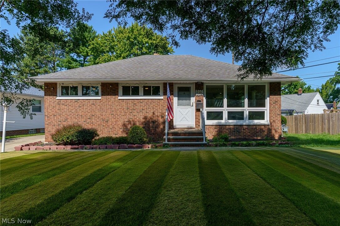 Property Photo: 6150 Vernondale Drive OH 44130