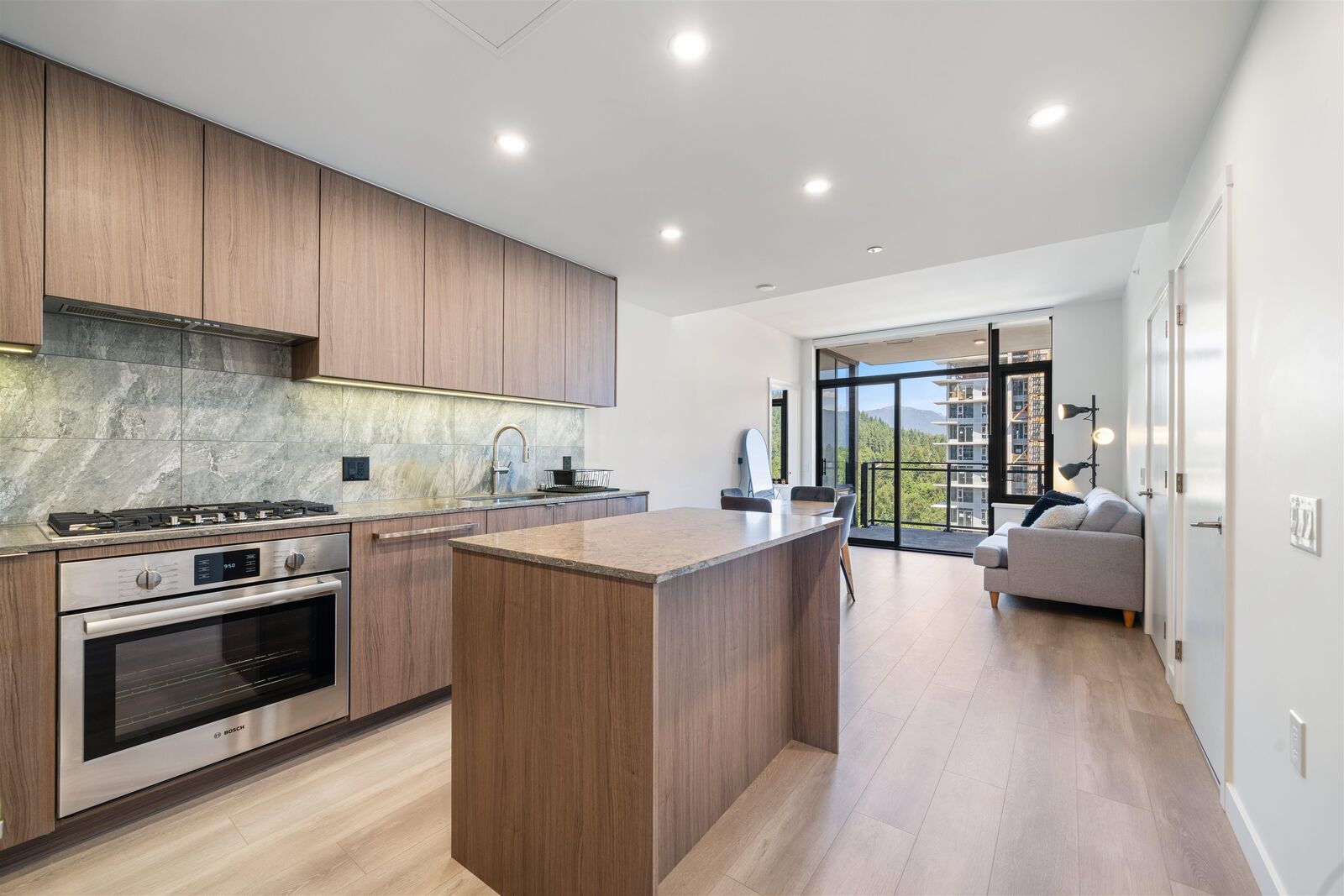 Property Photo:  626 Claremont Street 1806  BC V3J 0T1 