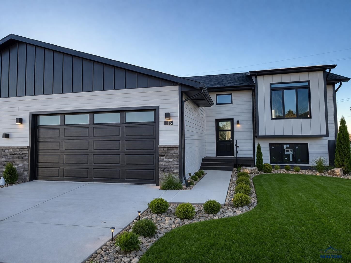 Property Photo:  1125 Pinnacle Ct  SD 57701 