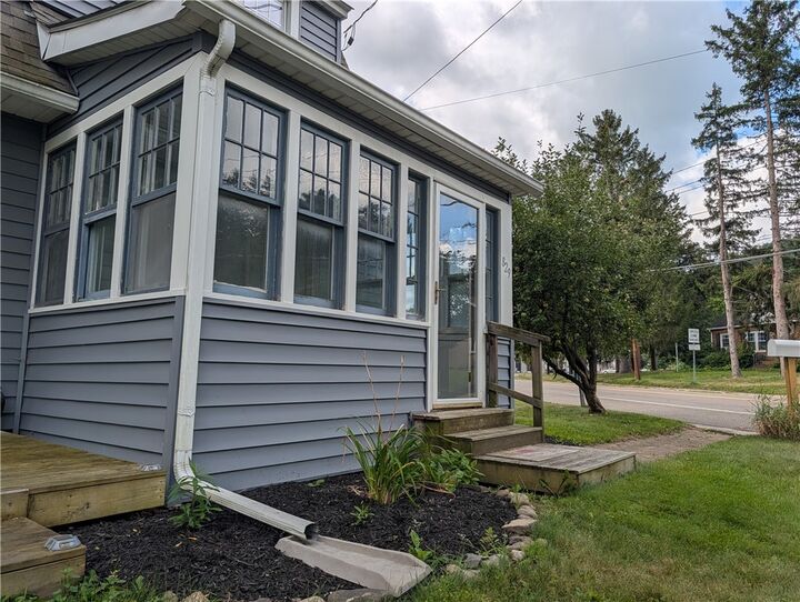 Property Photo:  829 Broadway Street  NY 14904 