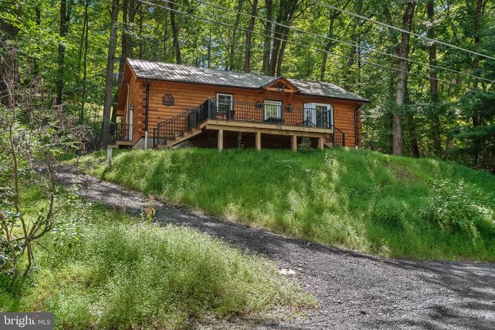 Property Photo:  375 Rustic  PA 18353 