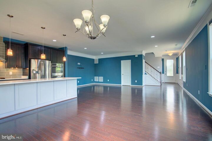 Property Photo:  42262 Knotty Oak Terrace  VA 20148 