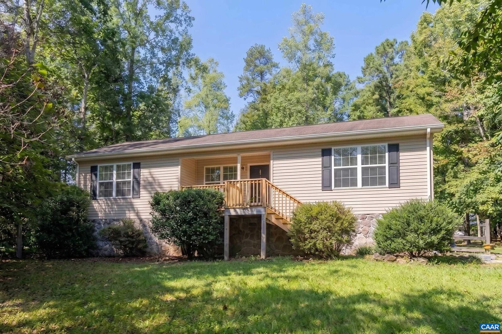 Property Photo: 10 Iroquois Way VA 22963