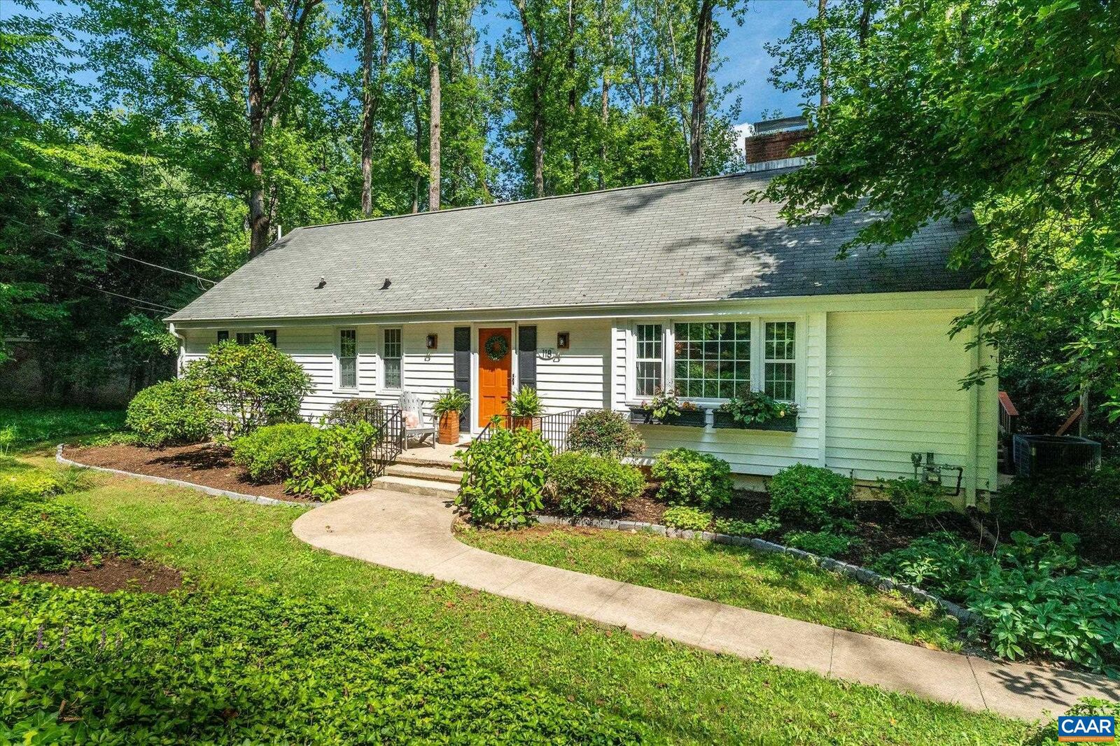 Property Photo: 118 Woodstock Dr VA 22901
