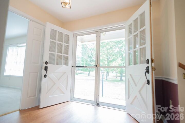Property Photo:  3401 Tracelake Drive  NC 28105 