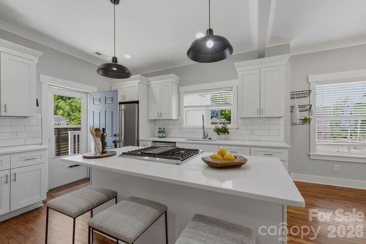 Property Photo:  1416 Parkwood Avenue  NC 28205 