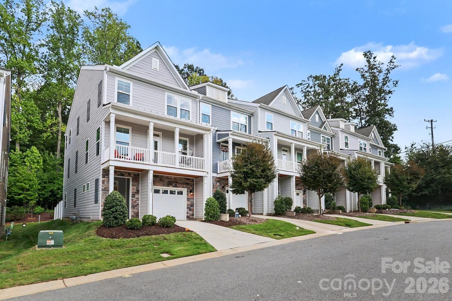 Property Photo: 10307 Glenmere Creek Circle NC 28262