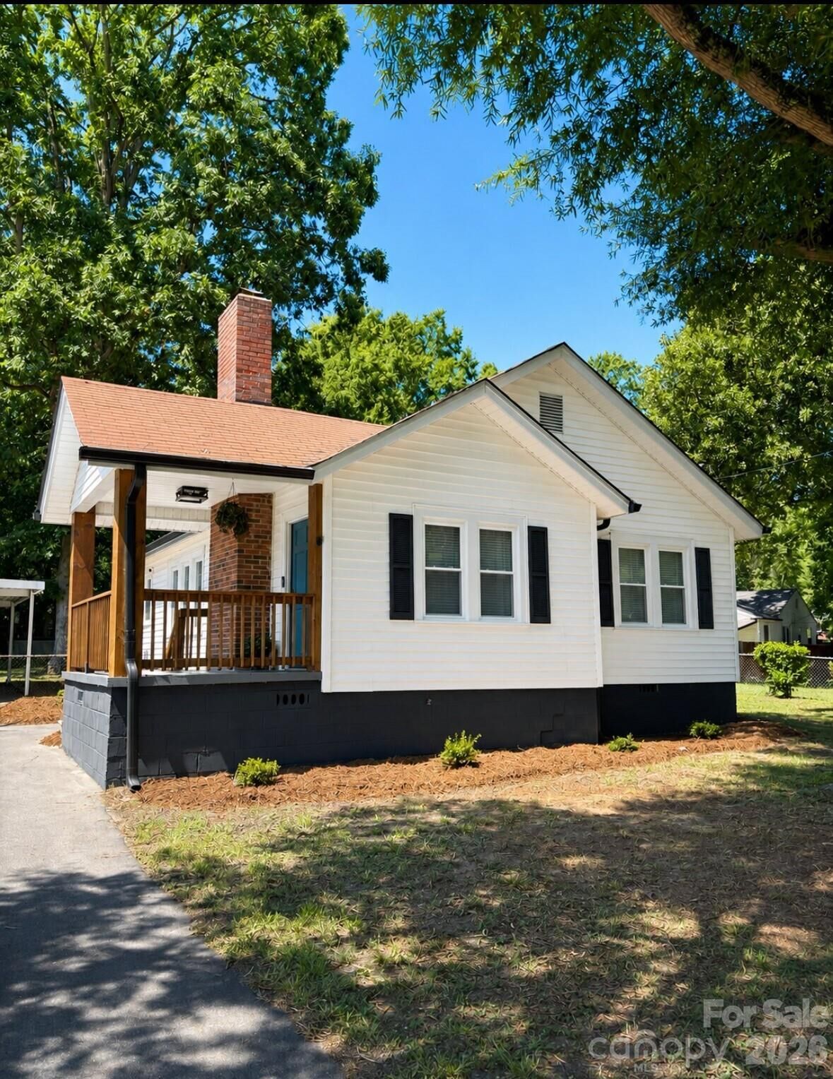 Property Photo:  1521 Blackwood Street  NC 28052 