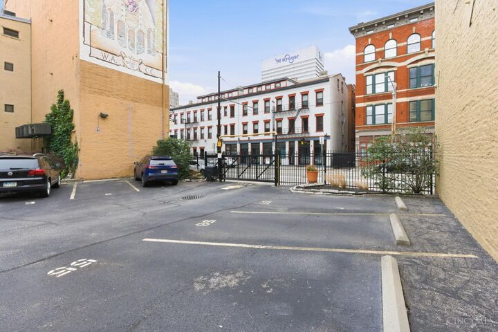 Property Photo: 20 W Twelfth Street OH 45202