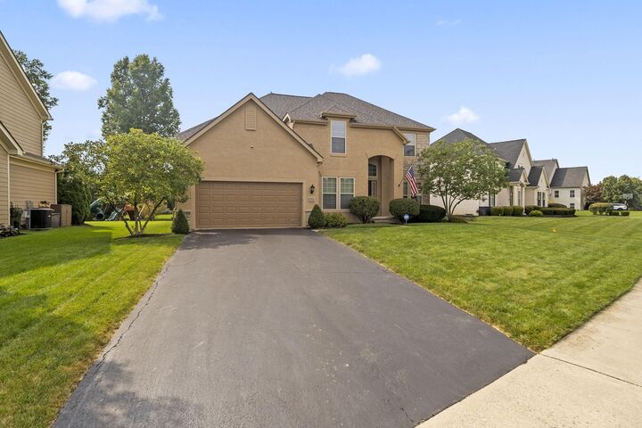 Property Photo: 8302 Danbridge Way OH 43082