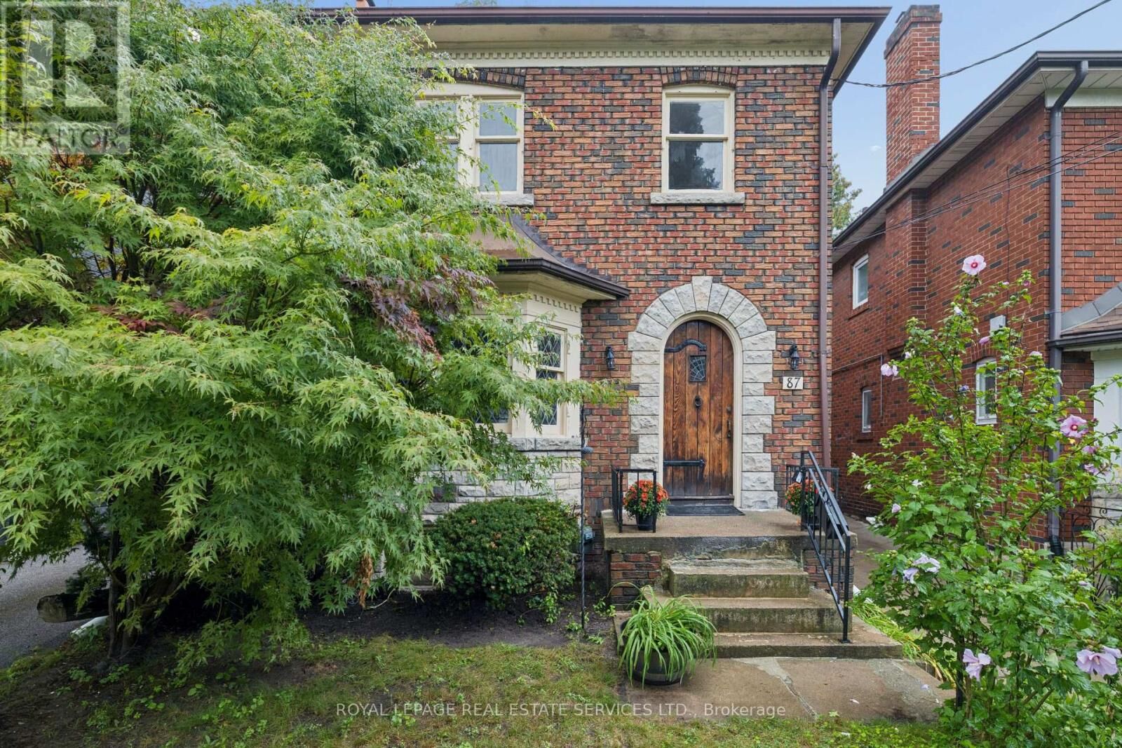 Property Photo:  87 Riverview Gardens  ON M6S 4E7 