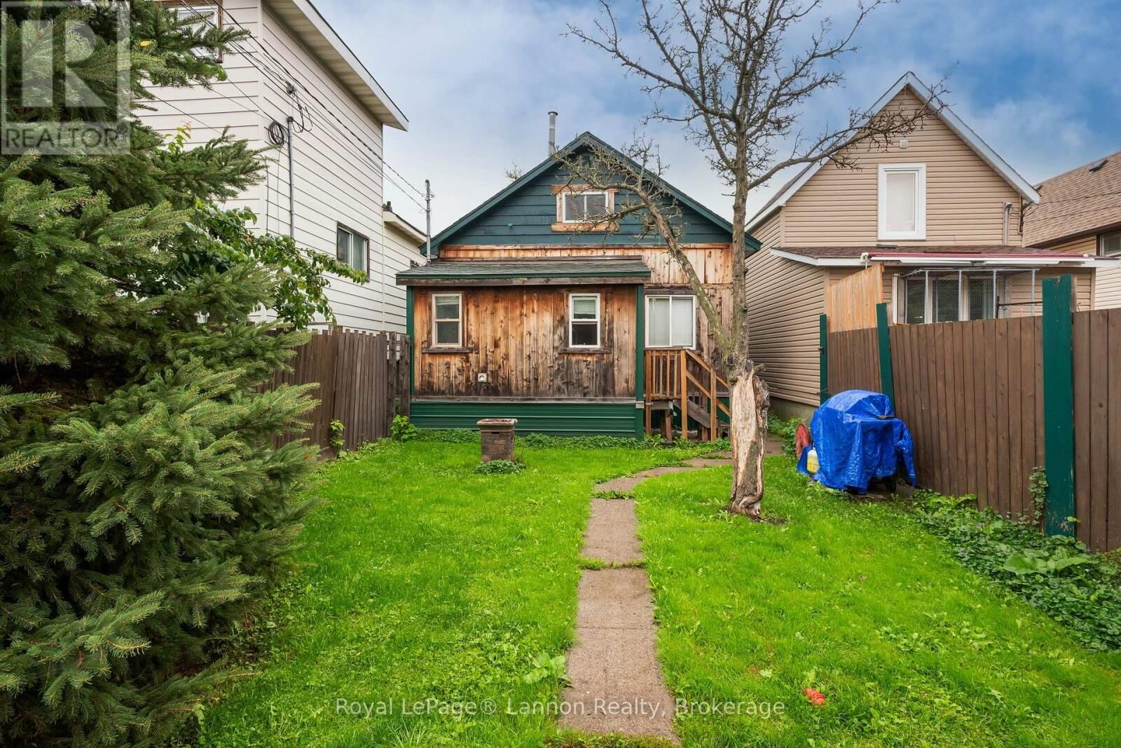 Property Photo: 1009 Alexandra Street ON P7C 3G6