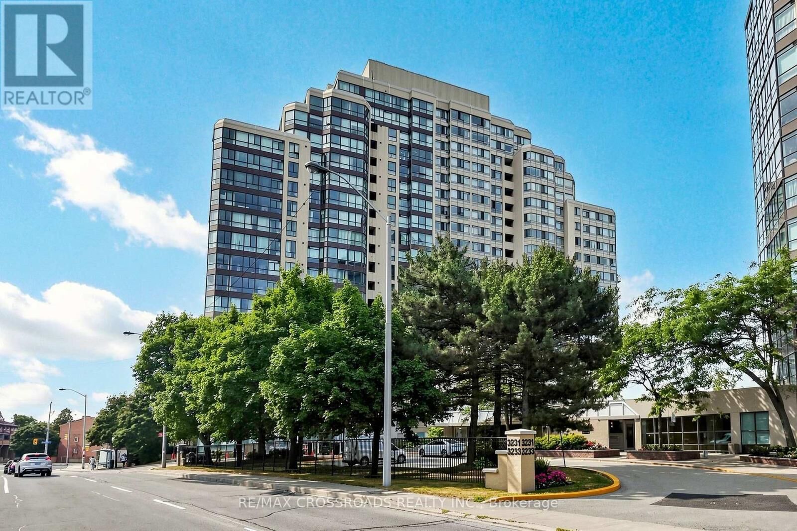 Property Photo:  3233 Eglinton Avenue East 511  ON M1J 3N6 