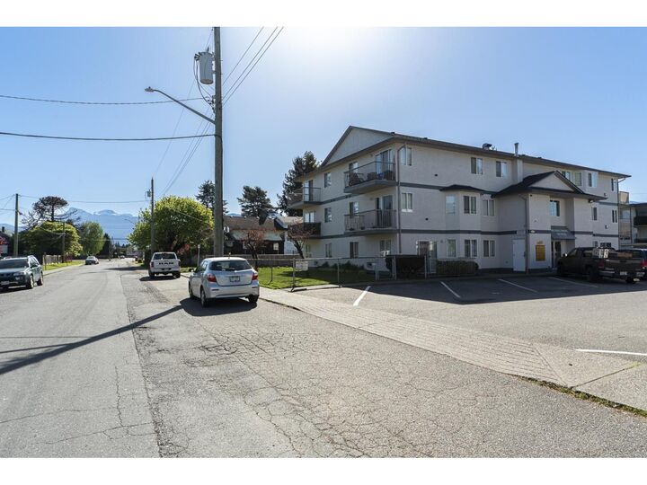 Property Photo:  46160 Princess Avenue 17  BC V2P 2A7 