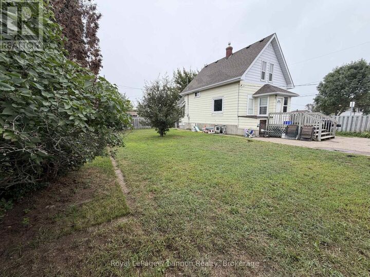 Property Photo:  279 Dewe Avenue  ON P7A 2E7 