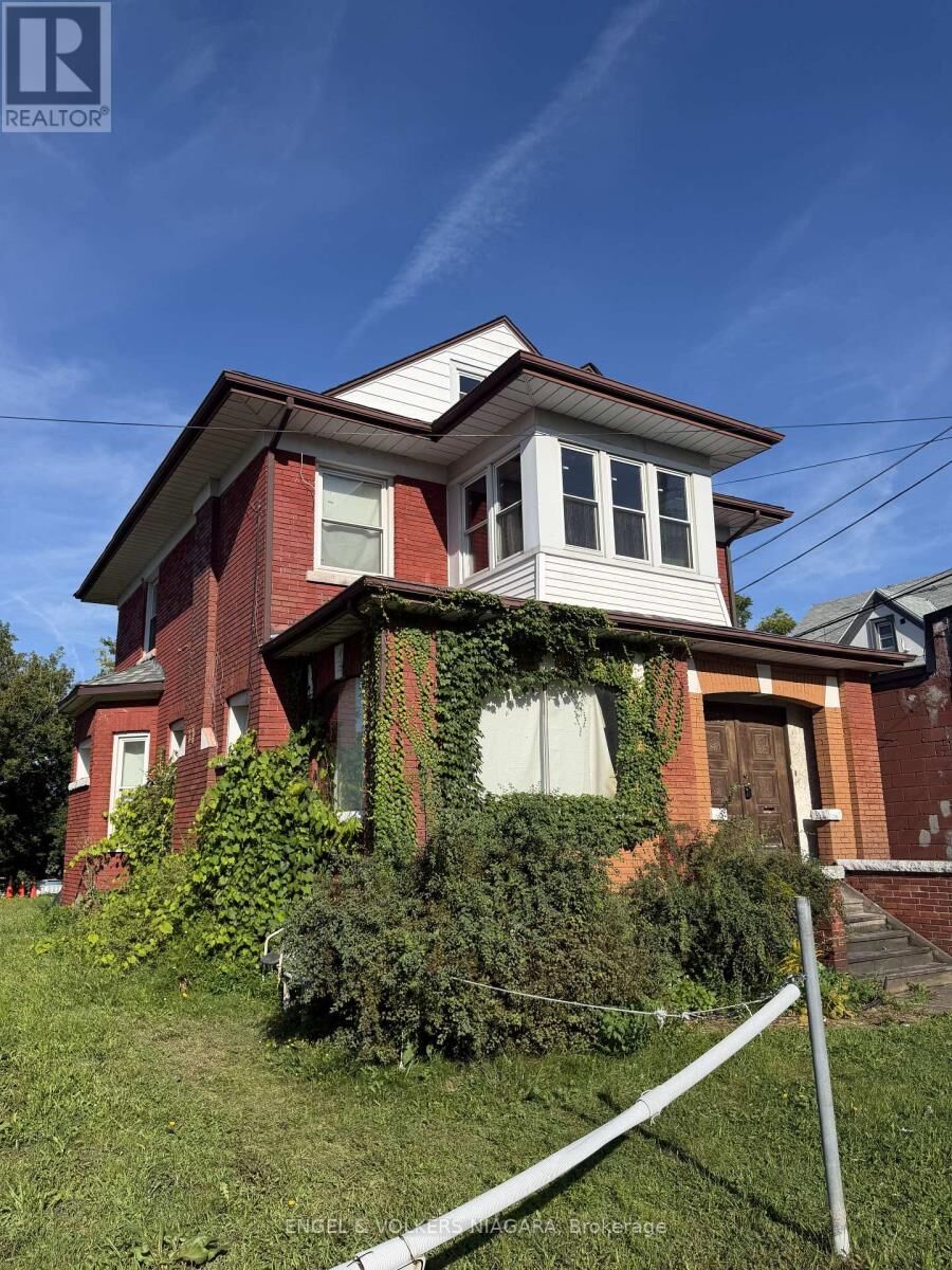 Property Photo: 4689 West Crysler Avenue ON L2E 3V7