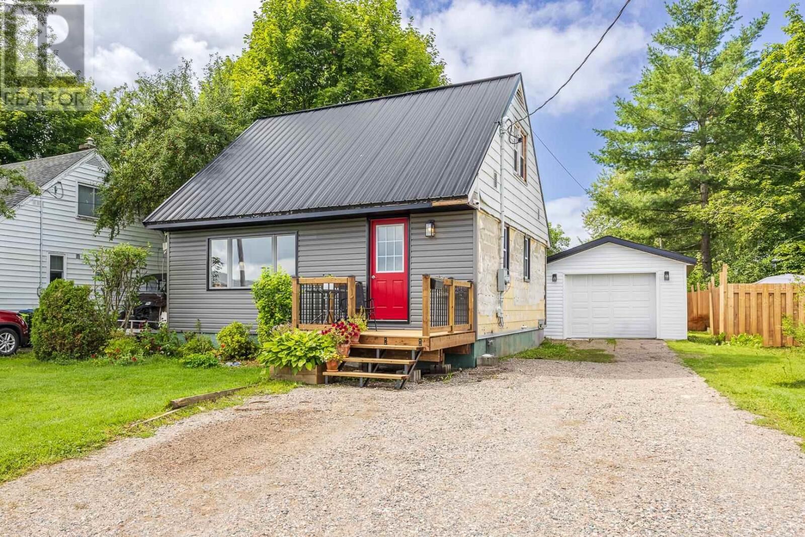 Property Photo:  83 Weldon Ave  ON P6B 3C5 