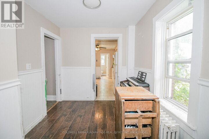 Photo de la propriété: 305 Burgar Street ON L3B 2T5