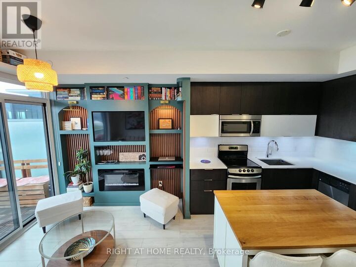 Property Photo: 56 Annie Craig Drive 608 ON M8V 0C8