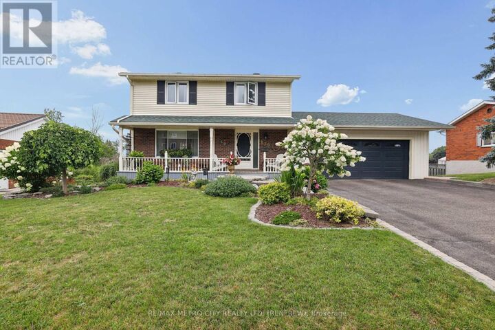 Property Photo: 876 Hillsview Street ON K7V 4H8