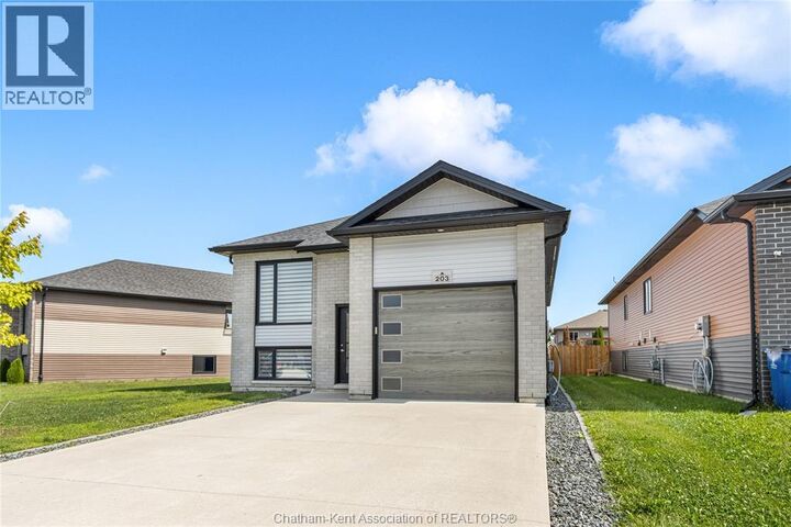 Property Photo:  203 Moonstone Crescent  ON N7M 0S1 