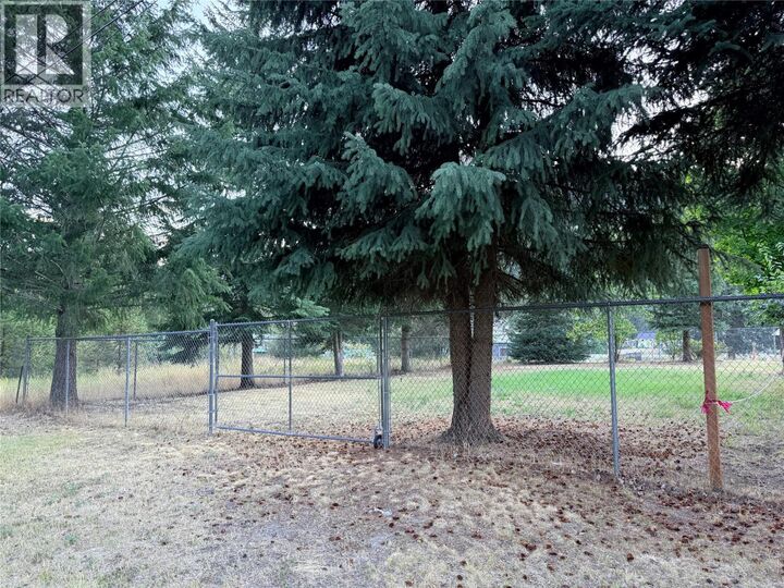 Property Photo:  537 N Kimberley Avenue  BC V0H 1J0 
