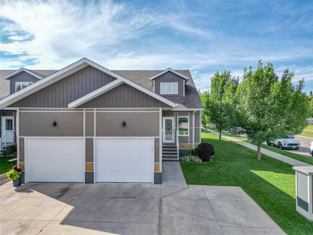 Property Photo:  2 Camryn Lane  MB R7A 6W7 