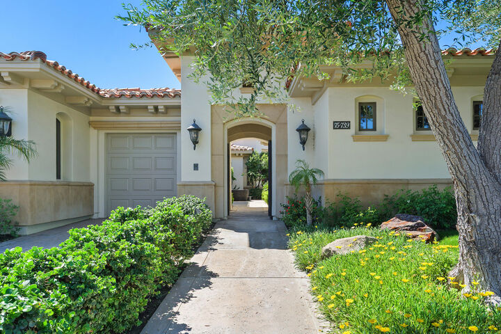 Property Photo:  75739 Via Cortona  CA 92210 