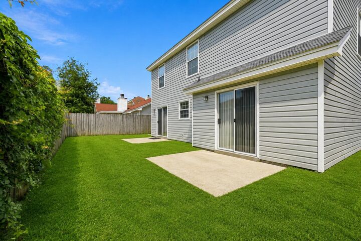 Property Photo: 928 Village Lane FL 32547